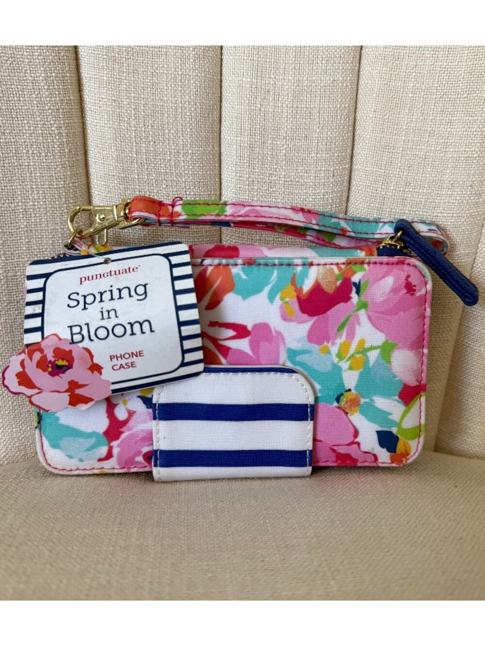 NWT Barnes & Noble Punctuate SPRING IN BLOOM phone case wallet wristlet floral